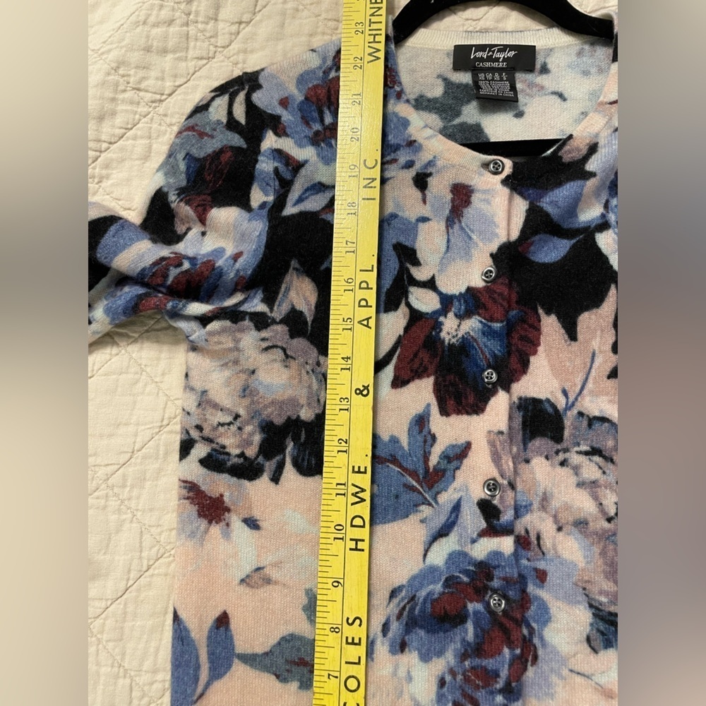 Lord & Taylor Luxury Women’s Floral Cardigan Cashmere Gramacore Cottage Size XS - Picture 8 of 9